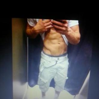 Adrien99 homme 35 ans Glaris Adrien99 homme 35 ans Glaris