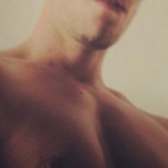Adriano7 homme 34 ans Fribourg